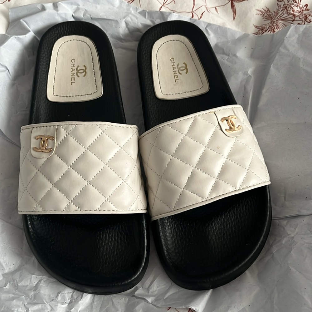 Slipon slipper by “Channel”